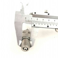 Свеча DENSO W24ESR-U (4033) оригинал Япония (аналог NGK B8ES) (снегоходы Yamaha.Honda.Kawasaki)