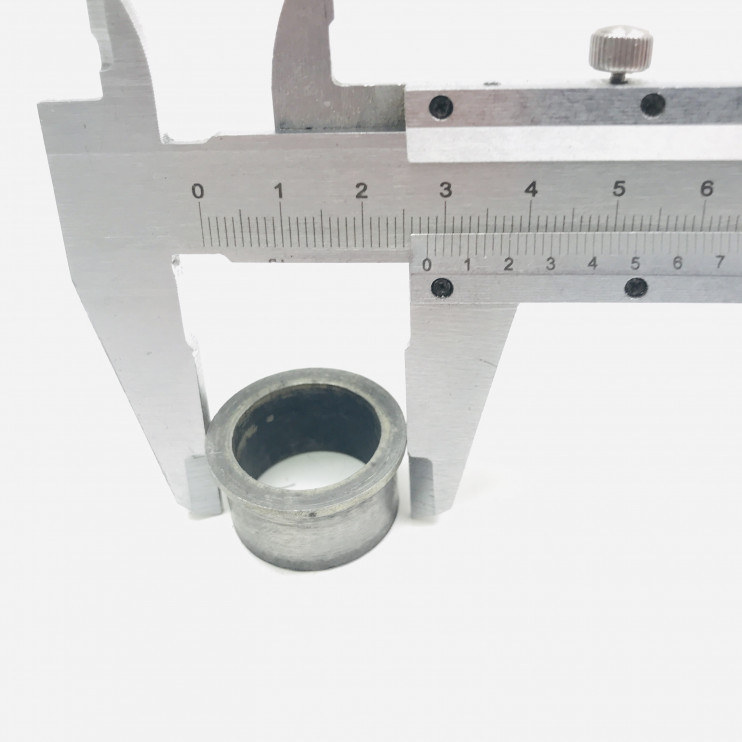 Втулка Урал колеса распорная левая низкая