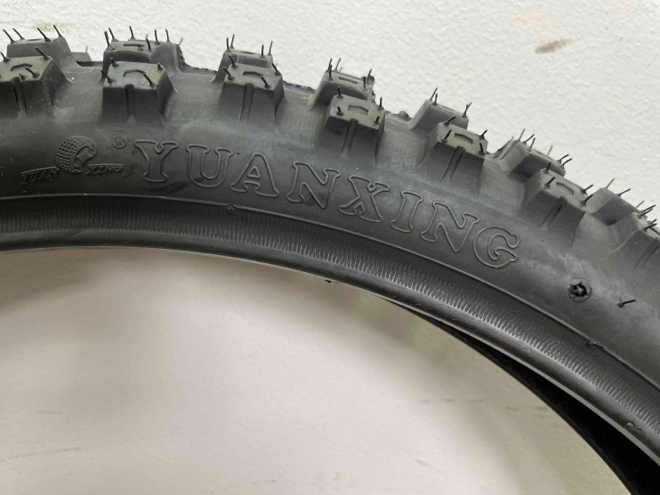 Покрышка 19 70/100 камерная с камерой P88