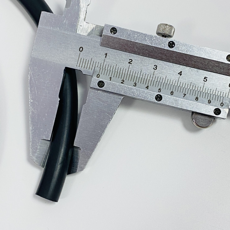 Бензошланг скутер, мопед резиновый черный d=9 (5) mm (1м)