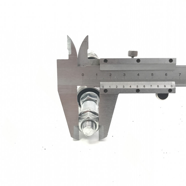 Ось втулки заднего колеса 3-8х182 мм на промподшипниках