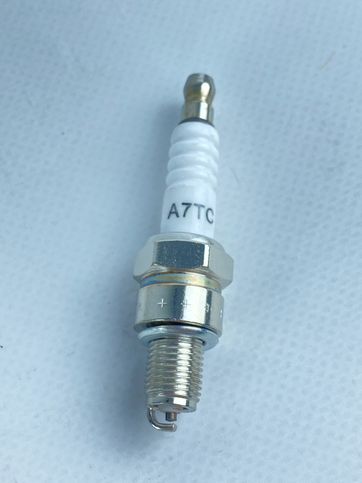 Свеча скутер Suzuki A7TC (аналог NGK C7HSA)