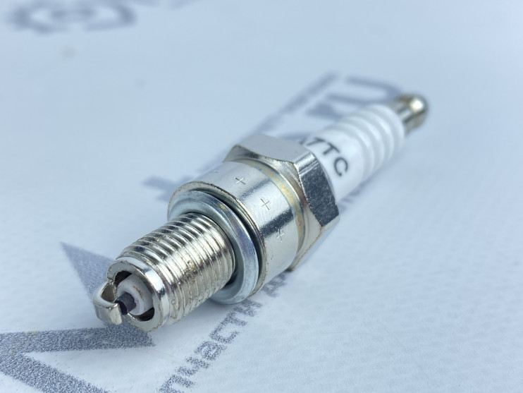 Свеча скутер Suzuki A7TC (аналог NGK C7HSA)