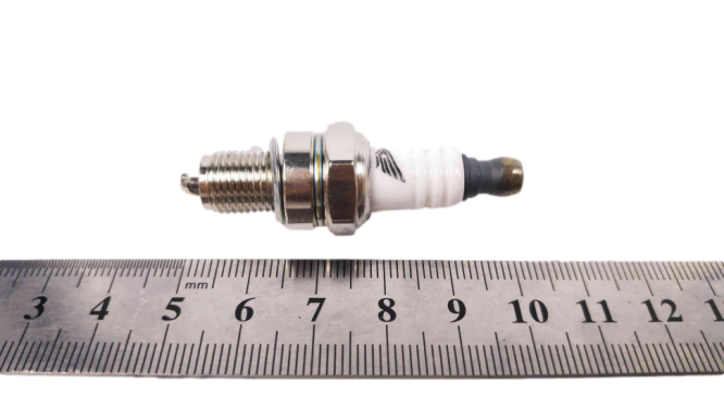 Свечa HONDA H5 aнaлог NGK CMR6H прим бензопилы, кусторезы, мотокосы Штиль, Хусквaрнa