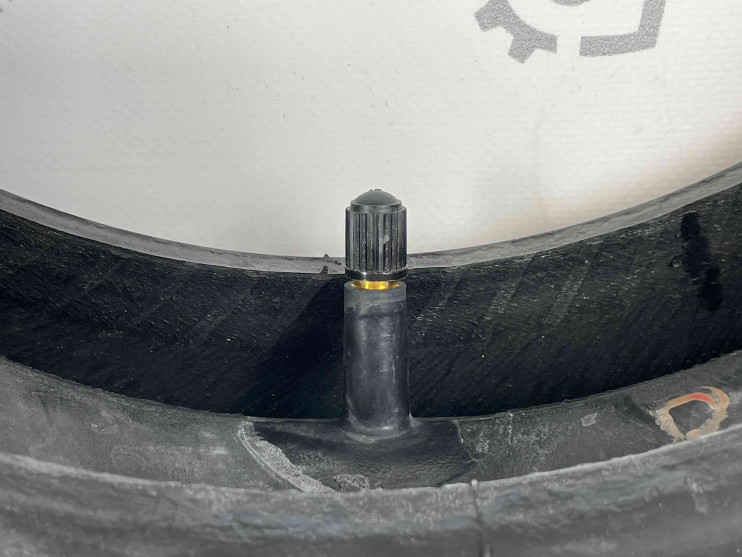 Покрышка (ПетроШина) Л-355 4,00-10 Муравей вездеход Елочка (с камерой)