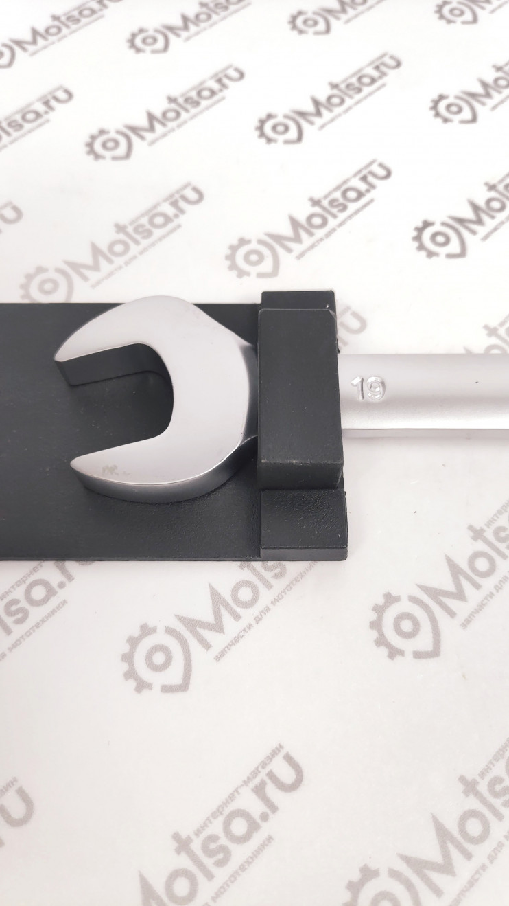 Ключ рожково-торцевой на 19