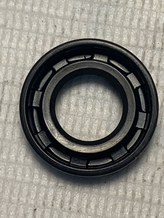 Сальник оси вилки КПП 12*22*6 мм SR1Z-80Е