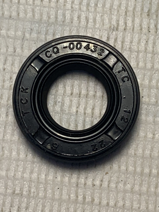 Сальник оси вилки КПП 12*22*6 мм SR1Z-80Е