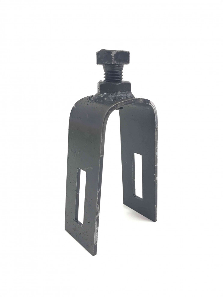 Кронштейн для крепления пропольника, окучника, плуга к траверсе