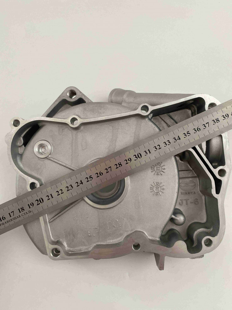 Крышка картера правая 152QMI 157QMJ