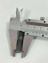 Шпилька Урал крепления цилиндра к картеру короткая