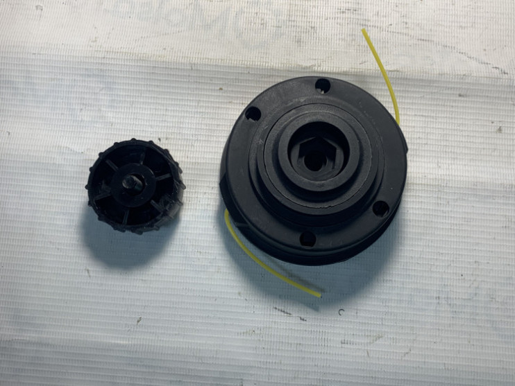 Косильная головка CHAMPION HT29 (болт М8*1,25 прав.) компактн. (T261,T262) (С5085)