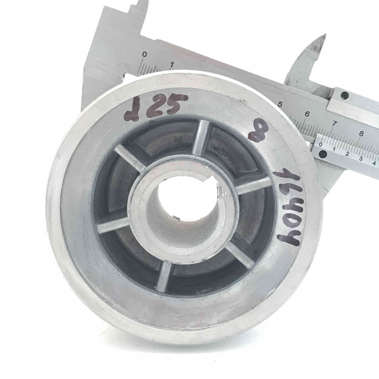 Шкив d25 мм ведущий 3-х ручейковый Нева шпонка 8 косой