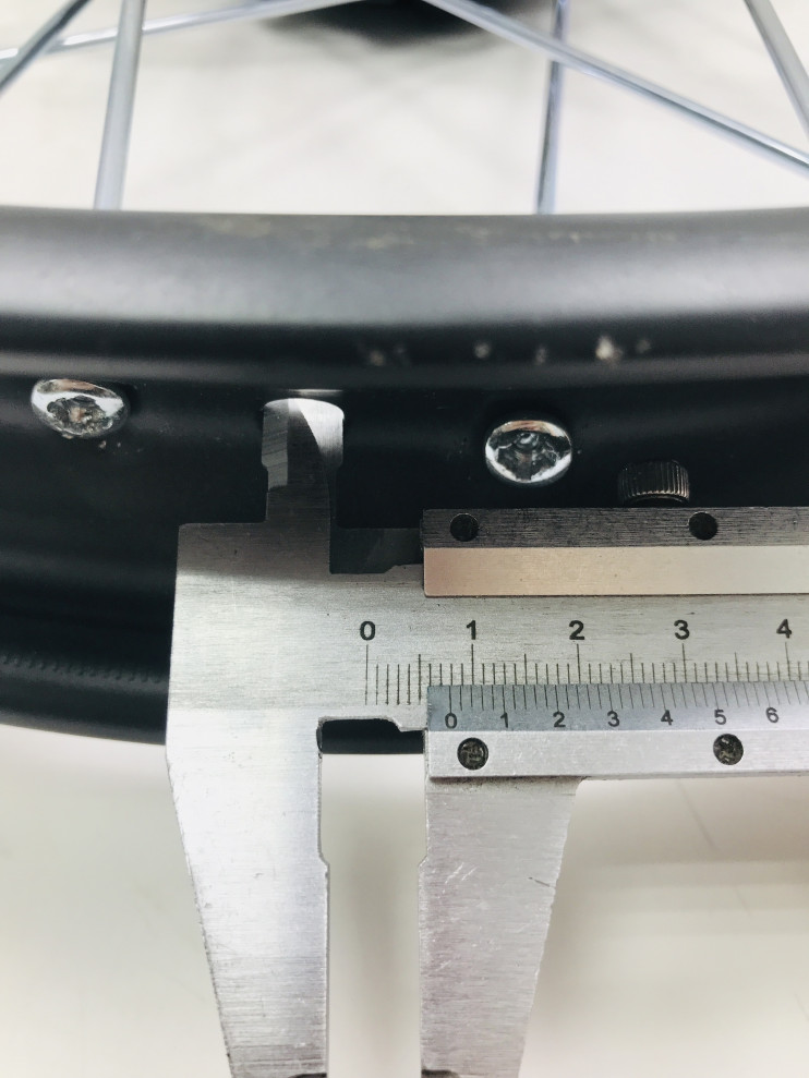 Обод 21 передний 1.85-21 спицы черный ось 12