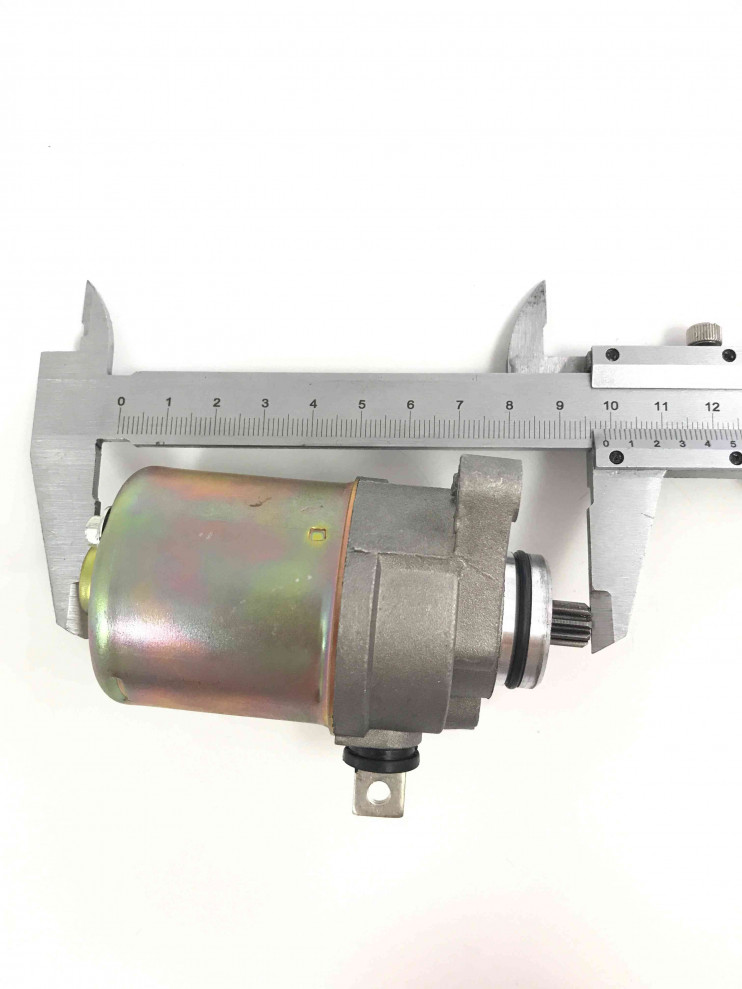 Электростартер Suzuki AD-50 (вал 10 шлицев,d7 мм,вылет 16 мм;клемма плоская назад)