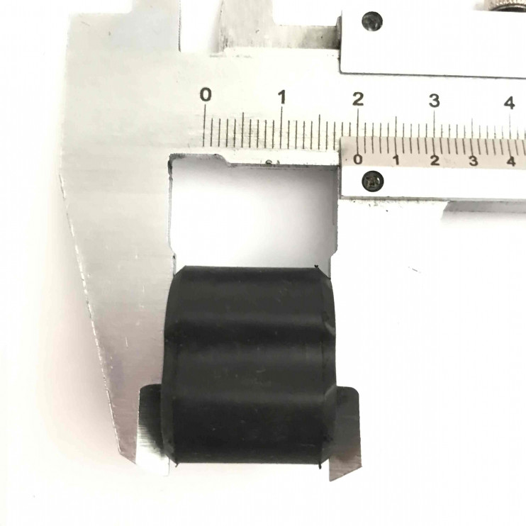 Втулка резиновая (антивибрационная) под штангу 28мм