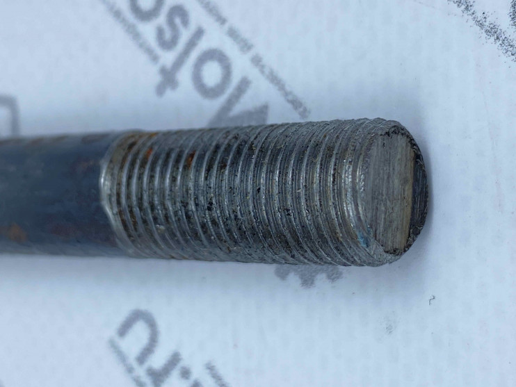 Шпилька Урал крепления двигателя к раме короткая