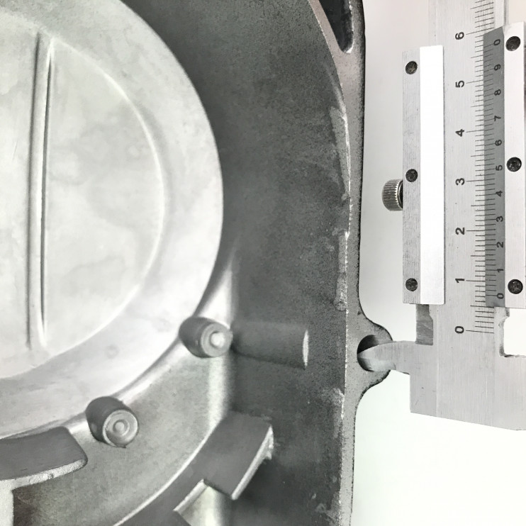 Крышка картера левая  вариатора 139QMB голая R10 чёрная