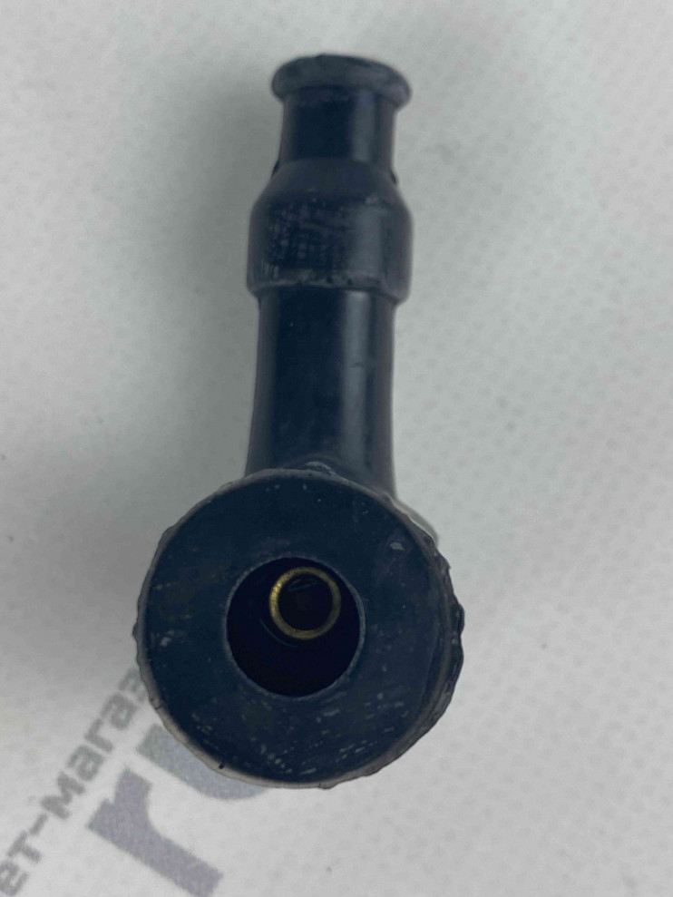 Колпачок высоковольтный Альфа угол 90 градусов черный