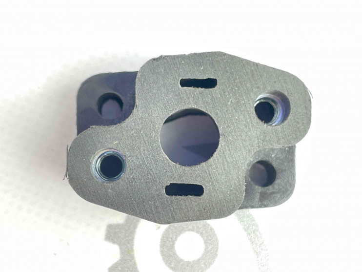 Патрубок карбюратора мотокосы BC/GBC-026 (теплоизолятор)