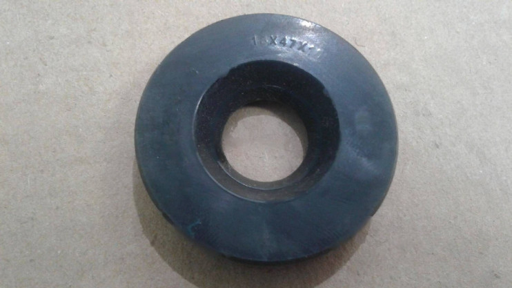 Сальник коленвала Восход левый 18х47х10 073000104401