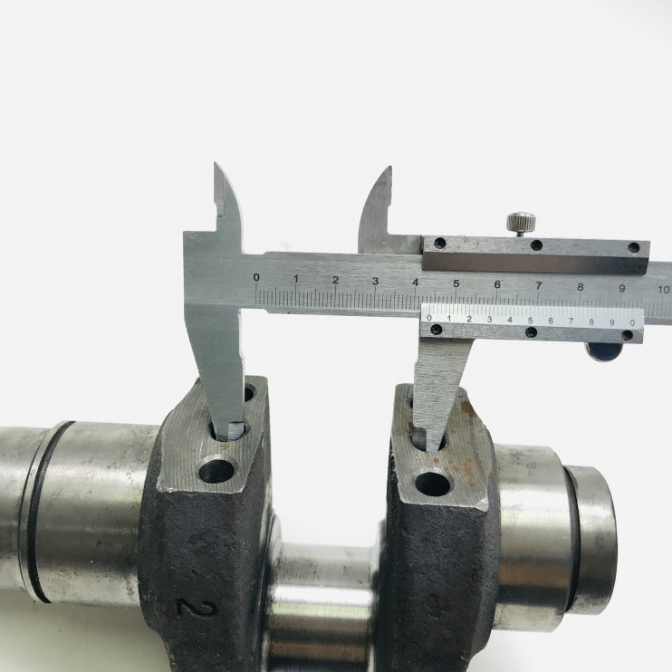 Коленвал двигателя R180