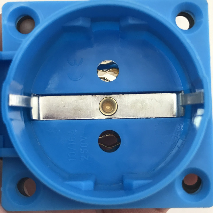 Розетка бензогенератора 16A-250V 010415A
