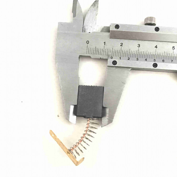 Щетки 587 интерскол 5.5х15х18