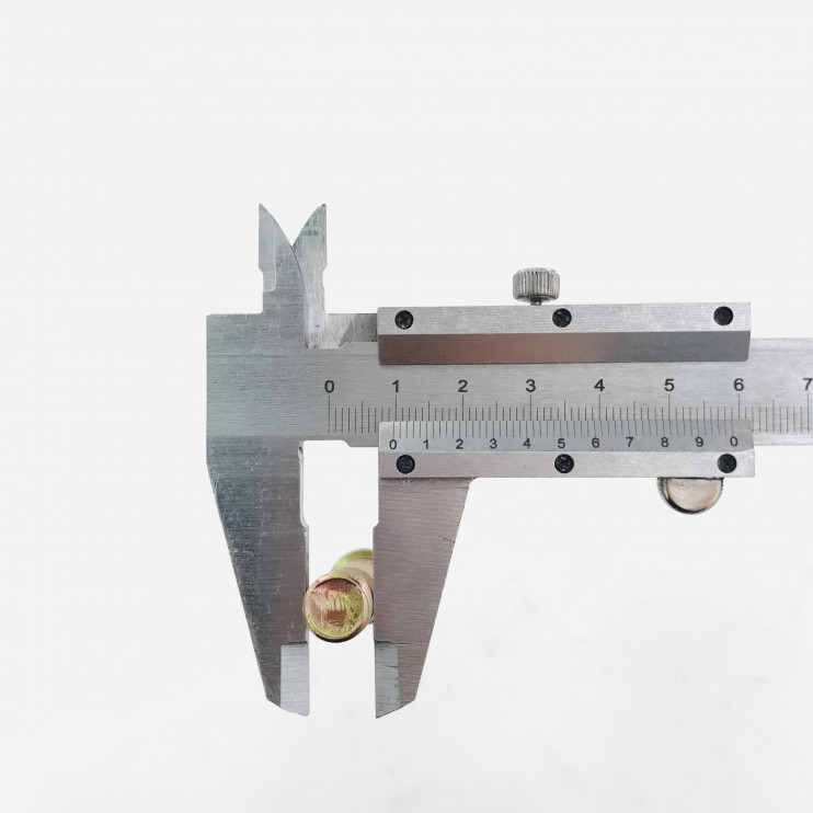 Шпилька Урал крышки заднего моста