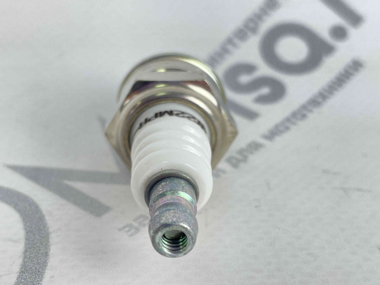 Свеча DENSO W22MPR U 6043 аналог NGK BPMR7A бензопилы мотокосы