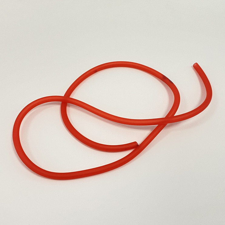 Бензошланг скутер, мопед СИЛИКОН красный d=84 mm 1м