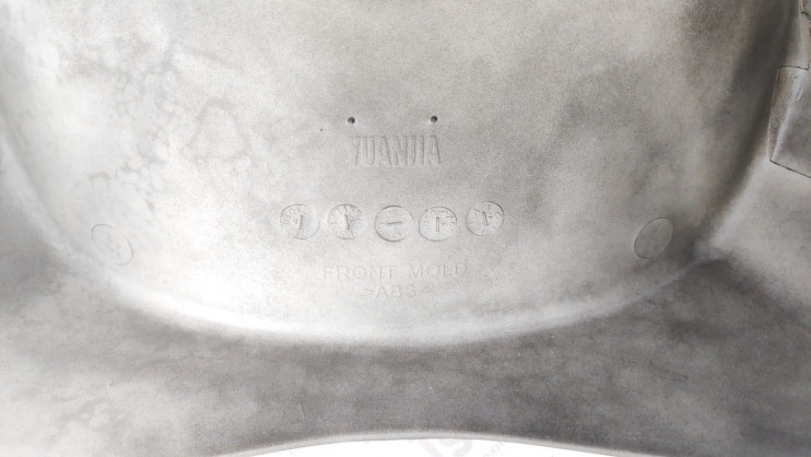 Облицовка передняя нижняя подклювник черная YB50QT-3