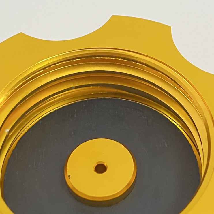 Крышка бензобака TTR125-250 с втулкой испарителем (ЗОЛОТО)