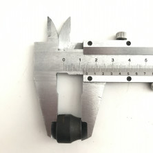 Ось втулки переднего колеса М8