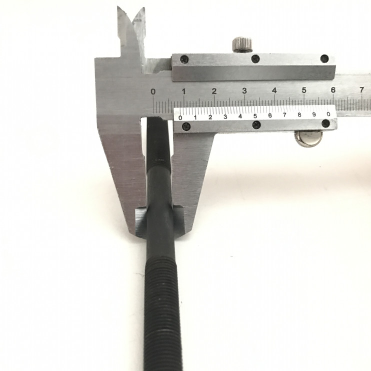 Ось втулки переднего колеса М8