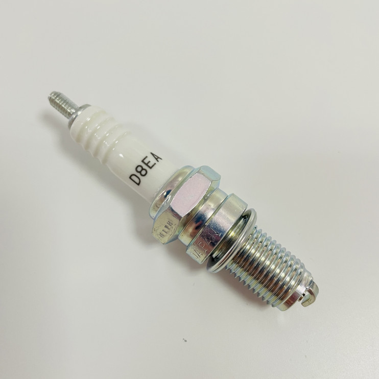 Свеча NGK D8EA оригинальная (2120) (4T дигатели CG/CB 125-250сс)