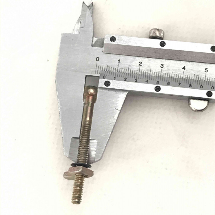 Винт натяжителя шины Husqvarna Partner 530016110 в сборе