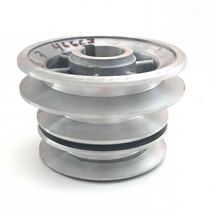 Шкив d25 мм ведущий 3-х ручейковый (Нева) шпонка 7мм (косой)(раковины)