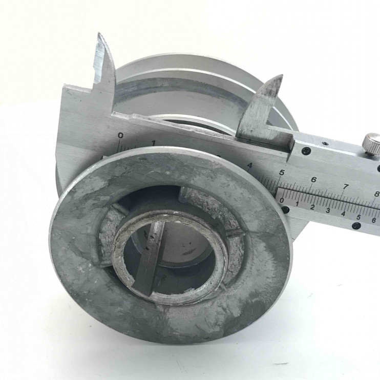 Шкив d25 мм ведущий 3-х ручейковый (Нева) шпонка 7мм (косой)(раковины)