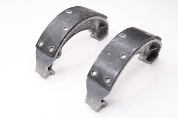 Колодки мотоцикл Ява тормозные передние клепаные