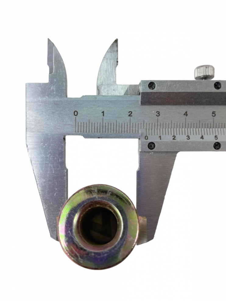 Втулка оси заднего колеса правая Storm Cross