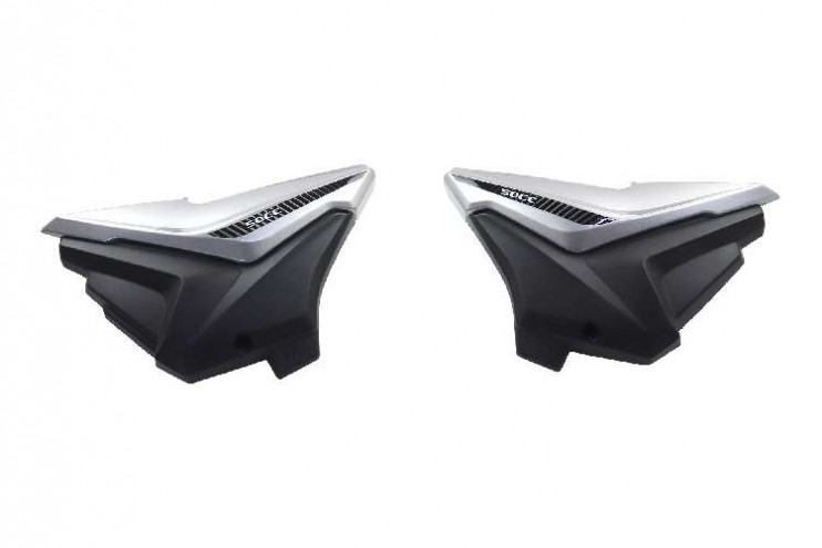 Облицовка боковая крышка бардачка Alpha Andes серебристая