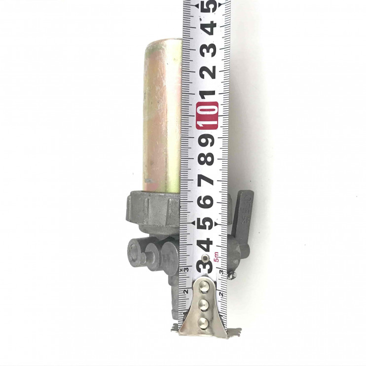 Кран топливный штуцеры сверху R190,R195