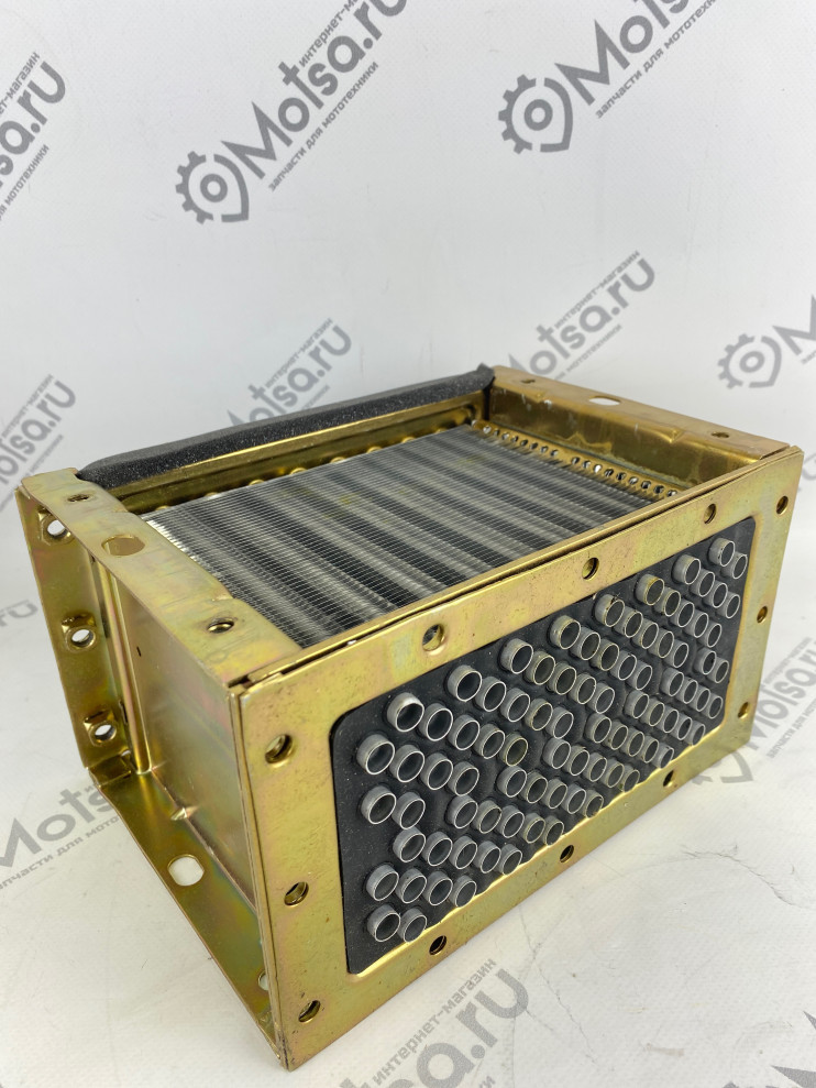 Радиатор двигателя R180