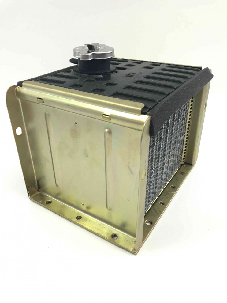 Радиатор двигателя R195