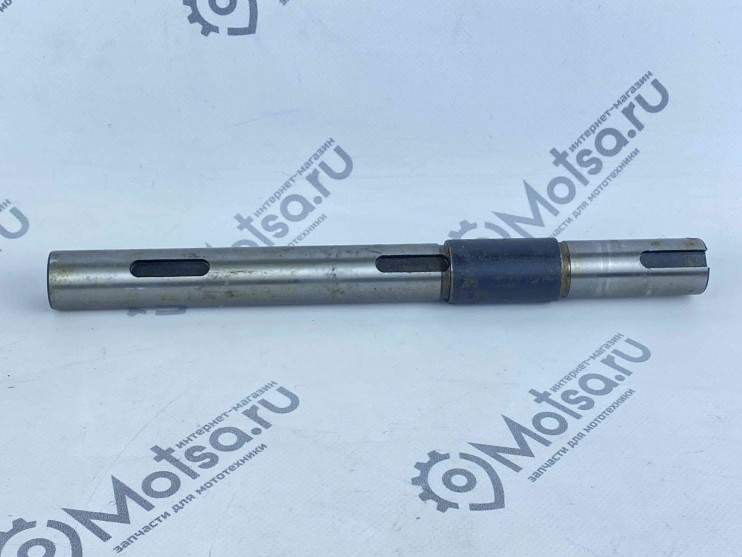Вал мотобуксировщика БТС двухопорного кронштейна