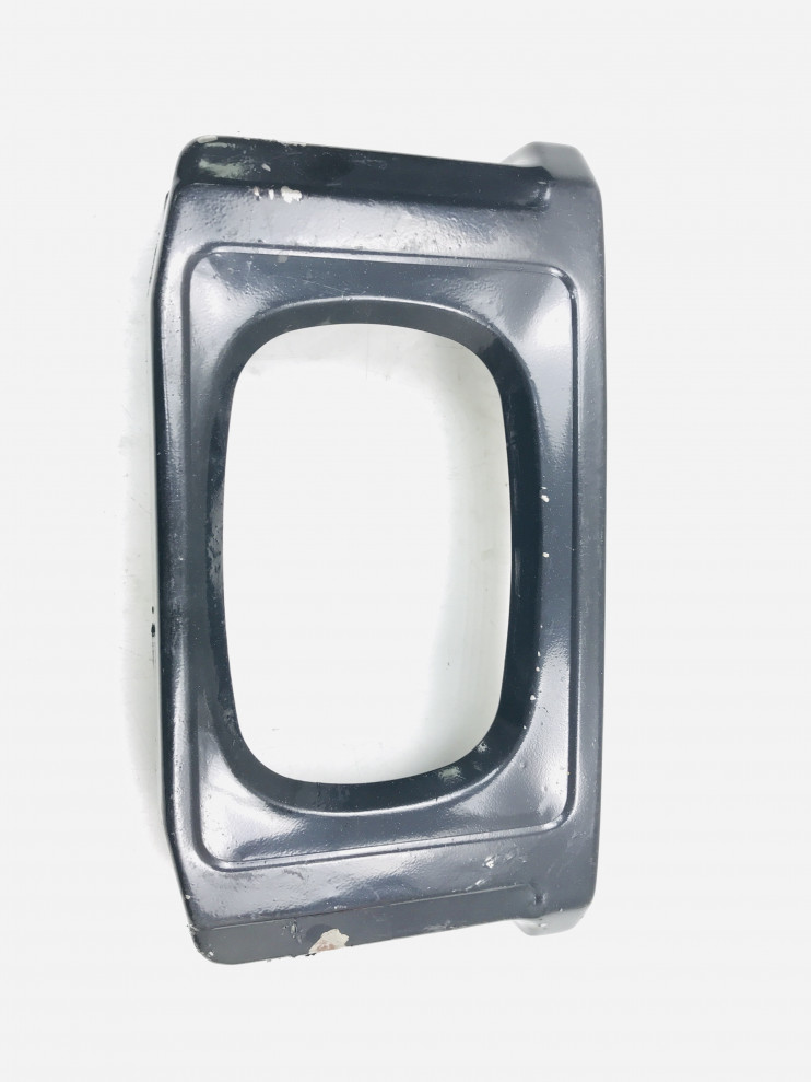 Рамка фары двигателя R180