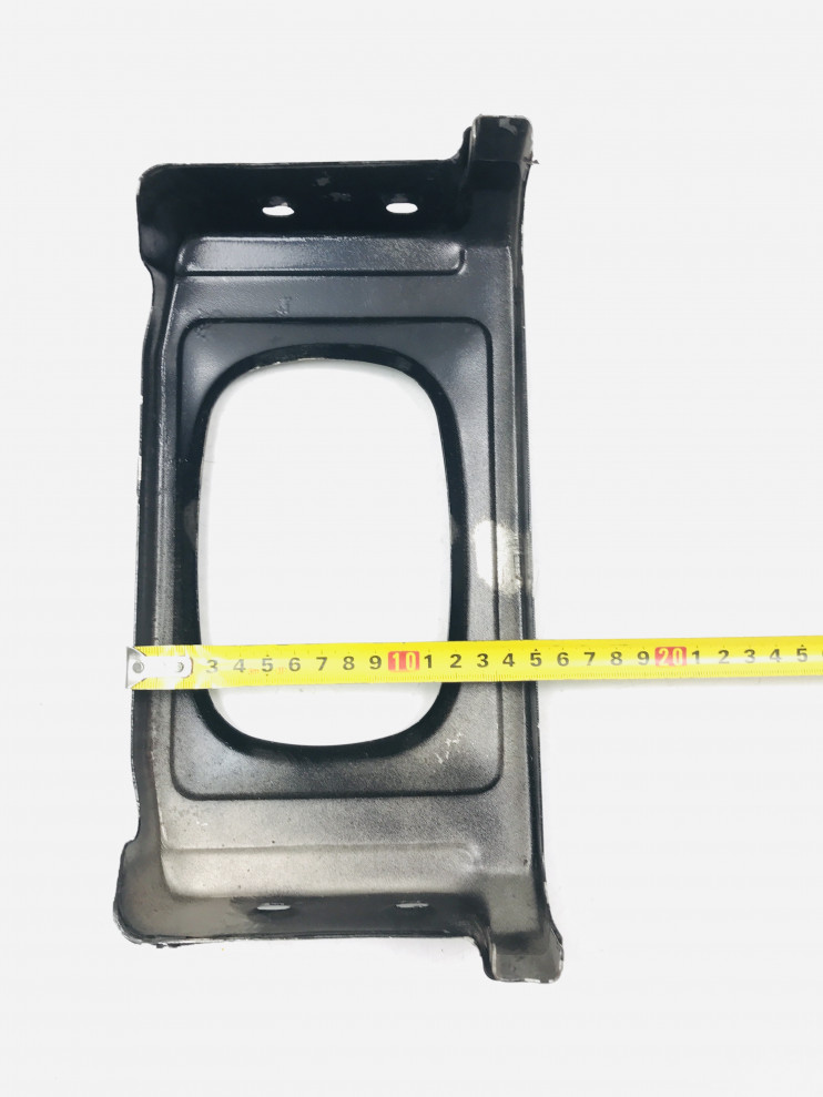 Рамка фары двигателя R180