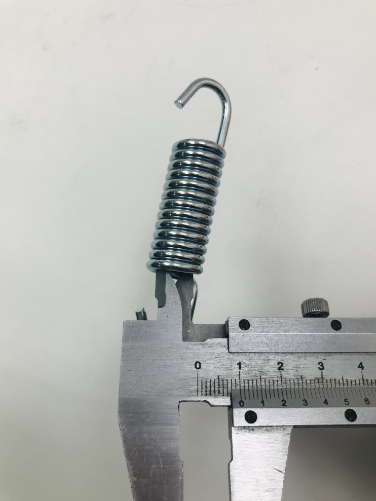 Пружина центральной подставки скутер Yamaha JOG 50 (3KJ)