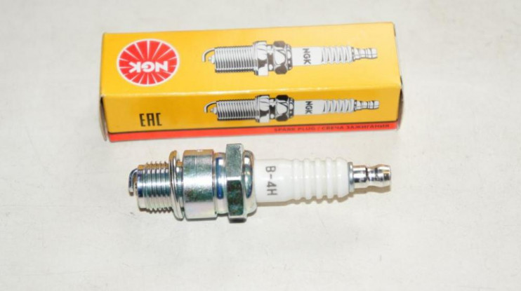 Свеча NGK B4H оригинальная (4110) (аналог А11)